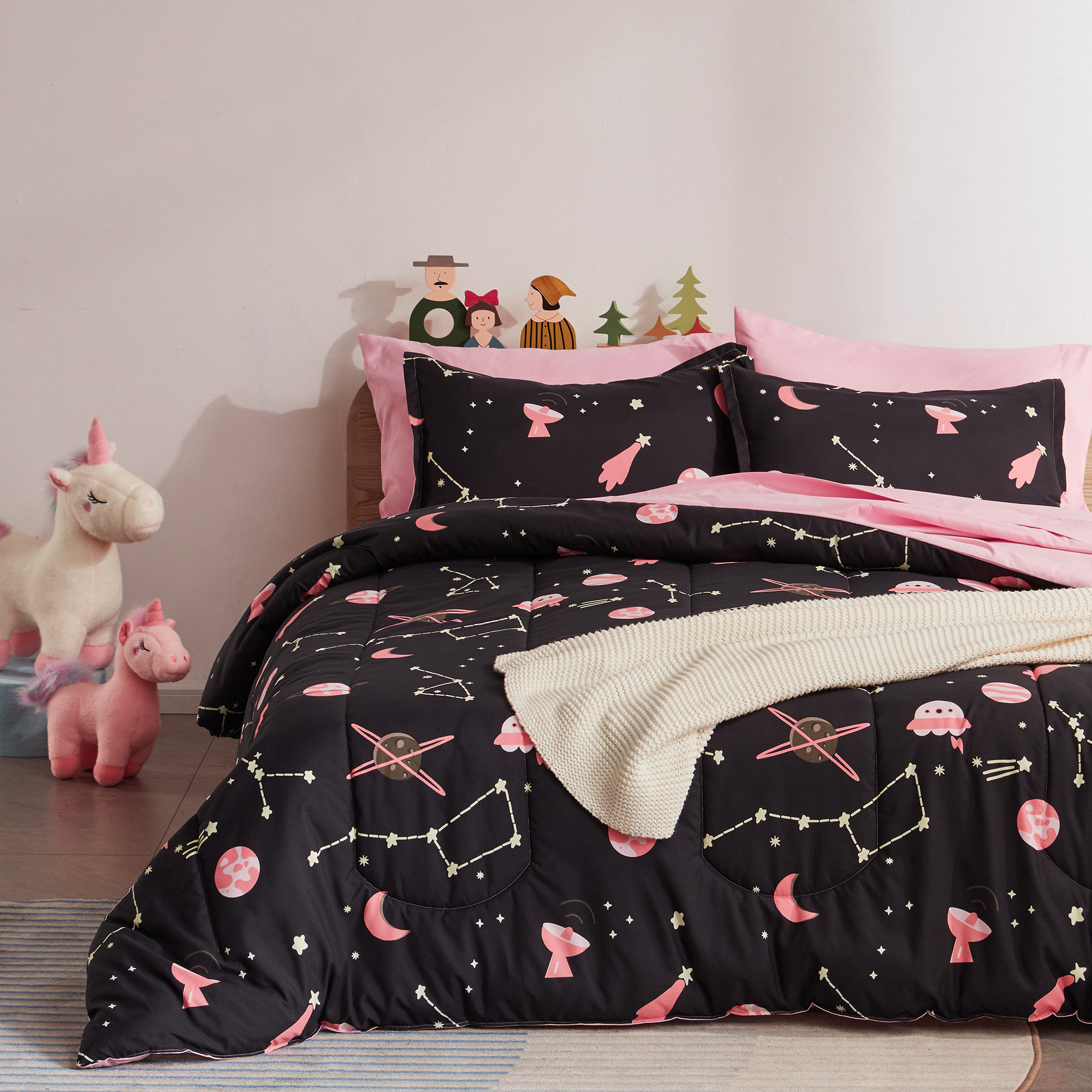 Girls galaxy bedding online